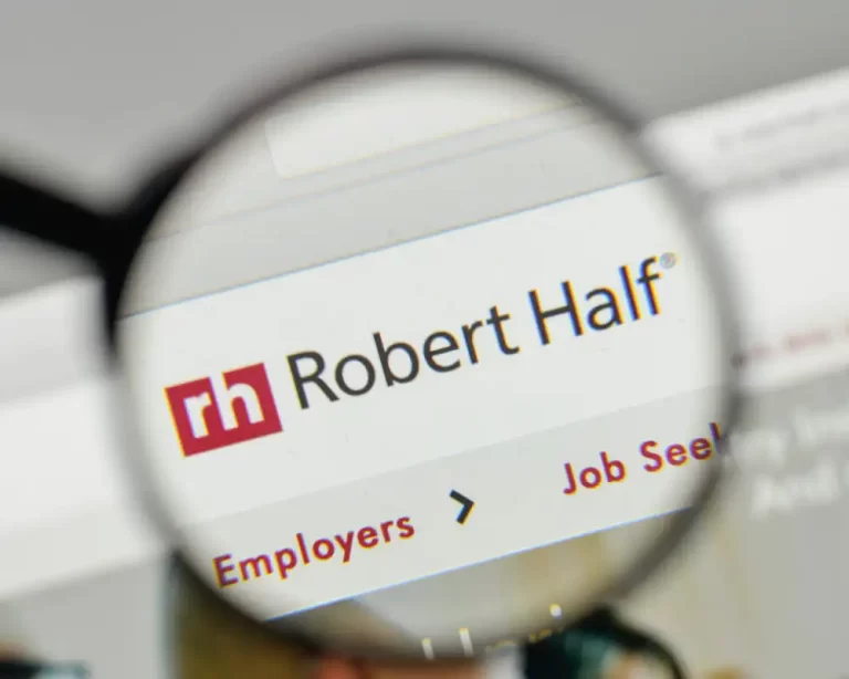 Financial Analyst Robert Half