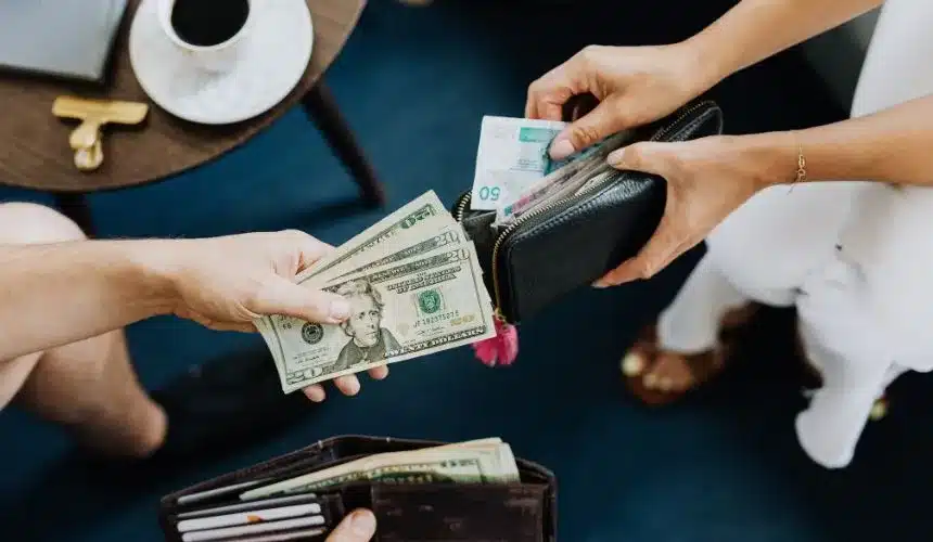 como funciona a variação do dólar